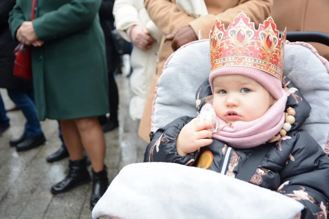 14. Jarocińskie Kolędowanie z Orszakiem Trzech Króli. Najwięcej było przedszkolaków  [ZDJĘCIA]