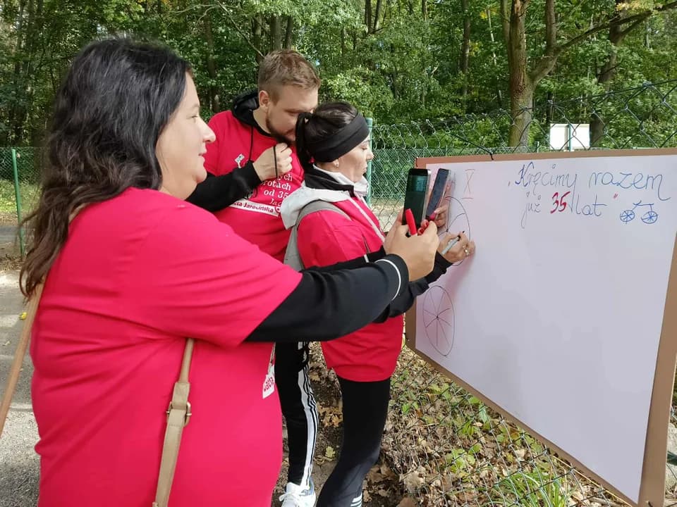 35 km na 35-lecie. Wyjątkowe urodziny „Gazety Jarocińskiej”. Niedzielne podchody z RoweLOVE Jarocin [ZDJĘCIA]
