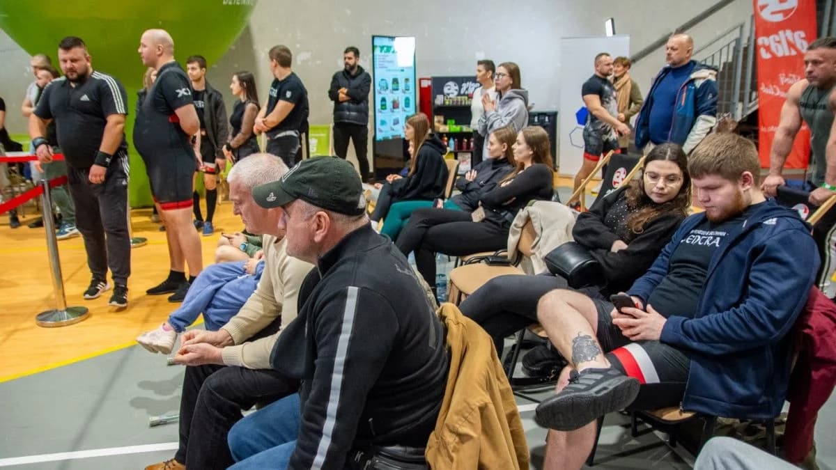 Spore ciężary wyciskane na zawodach Atlas Fitness Club 2025 [ZDJĘCIA] — zdjęcie 5 z 57