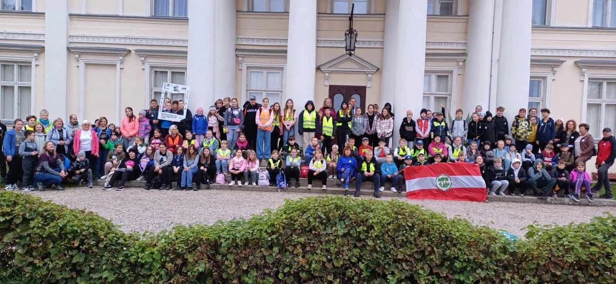 Ogólnopolski Rajd Mickiewiczowski. Szli z Żerkowa do Śmiełowa już po raz 62. [ZDJĘCIA] — zdjęcie 6 z 49