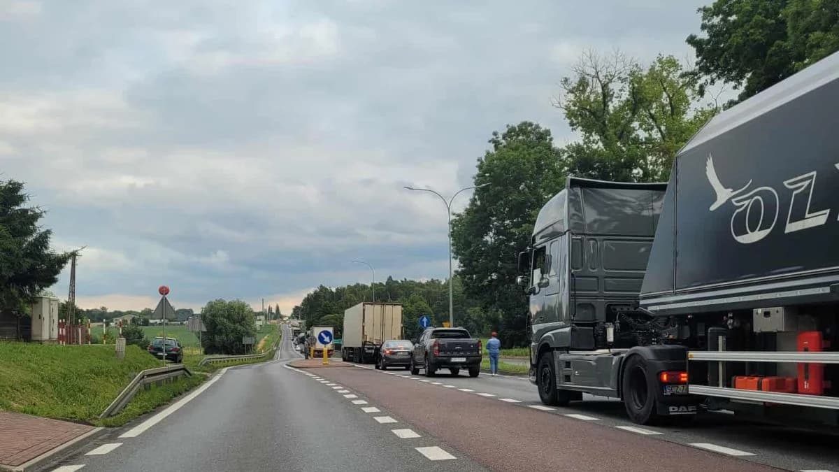 Wypadek między Kotlinem a Wyszkami na DK11