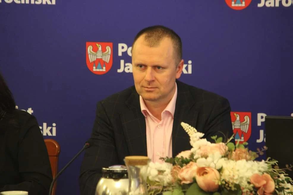 Ślubowanie n owej radnej Rady Powiatu Jarocińskiego — zdjęcie 3 z 16