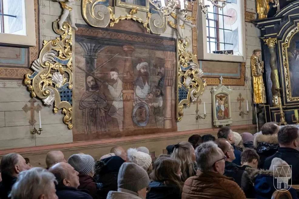 Sanktuarium w Golinie poświęcone po renowacji. Biskup kaliski w wyjątkowy sposób zwrócił się do emigrantów [ZDJĘCIA]
