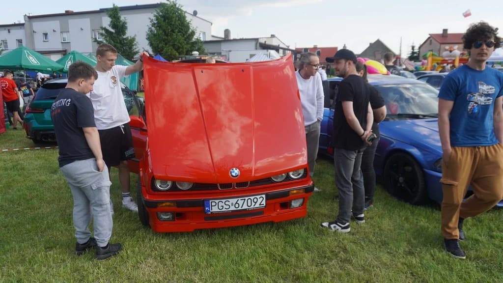 Zlot BMW w Dobrzycy. Sporo fanów bawarek z naszego terenu  [ZDJĘCIA] — zdjęcie 5 z 128