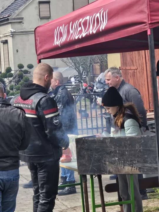 Motocykliści z błogosławieństwem proboszcza rozpoczęli sezon pod Jarocinem [ZDJĘCIA] — zdjęcie 6 z 69