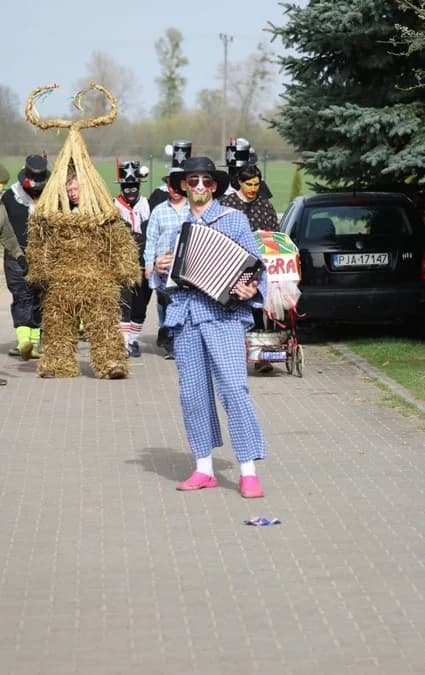 "Niedźwiedzie Wielkanocne". Jury wybrało 20 najciekawszych zdjęć. Teraz wszystko zależy od WAS [GŁOSOWANIE]