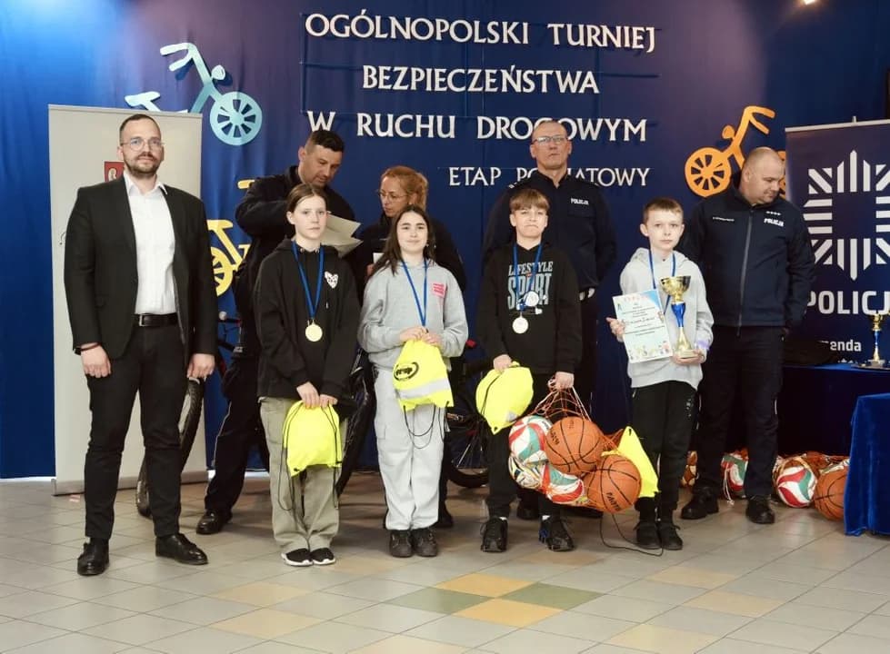 Powiatowy etap Ogólnopolskiego Turnieju Bezpieczeństwa w Ruchu Drogowym — zdjęcie 2 z 10