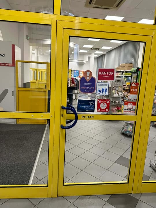 Od 12 stycznia na nowo klientów obsługuje Poczta Polska w swoim gmachu przy Al. Niepodległości w Jarocinie. Obiekt był nieczynny niemal dwa lata