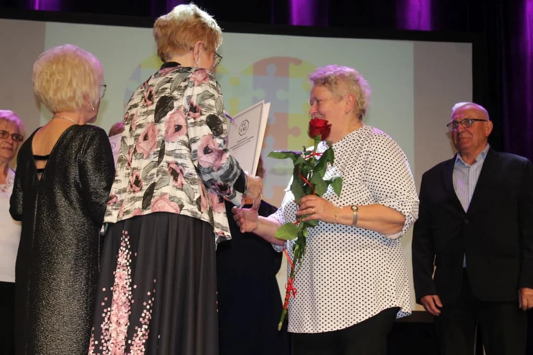 W Jarocinie emeryci świętowali Światowy Dzień Inwalidy. W ostatnim momencie zmieniła się gwiazda [ZDJĘCIA] — zdjęcie 5 z 97
