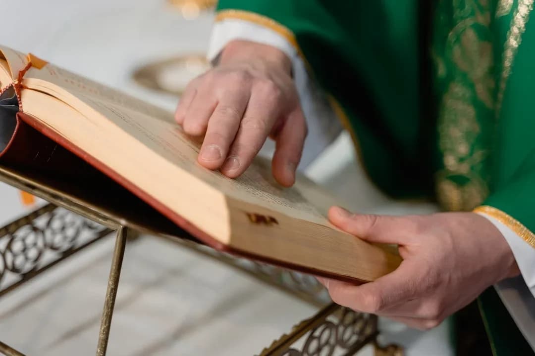 Minister Barbara Nowacka chce ograniczyć naukę religii w szkołach. Episkopat aż się zagotował