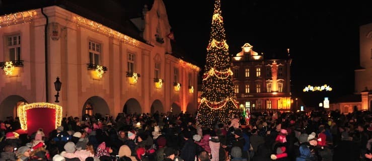 Kiermasz na Rynku. Jarocińskie Mikołajki. 6 grudnia zabłyśnie choinka