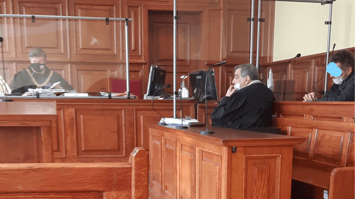 Ruszył proces gospodarza z Miniszewa, u którego znaleziono 64 tys. litrów niebezpiecznych substancji. Prokuratura postawiła mu inne zarzuty