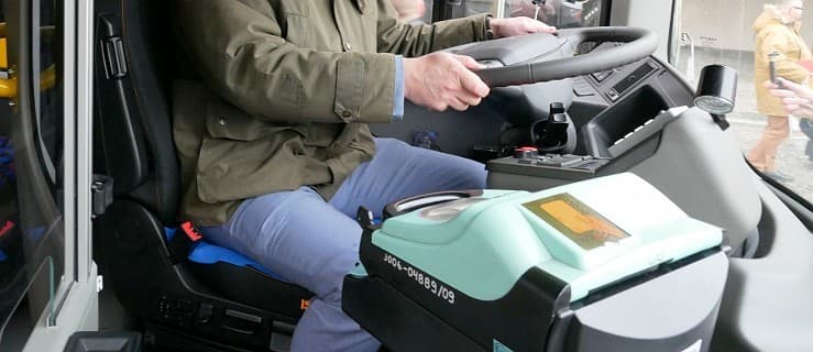 Nowy kierowca w JLA? Pasażerowie niedowierzają