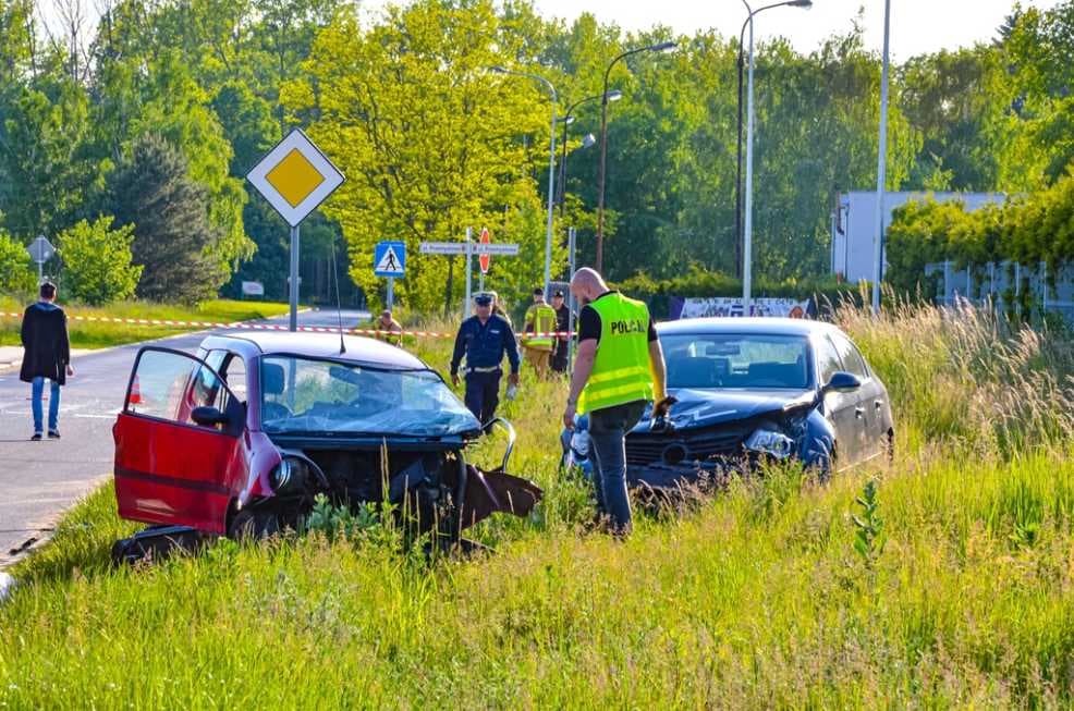 Śmiertelny wypadek w Jarocinie. Nie żyje 49-latek. Zderzenie na skrzyżowaniu ul. Przemysłowej i Handlowej