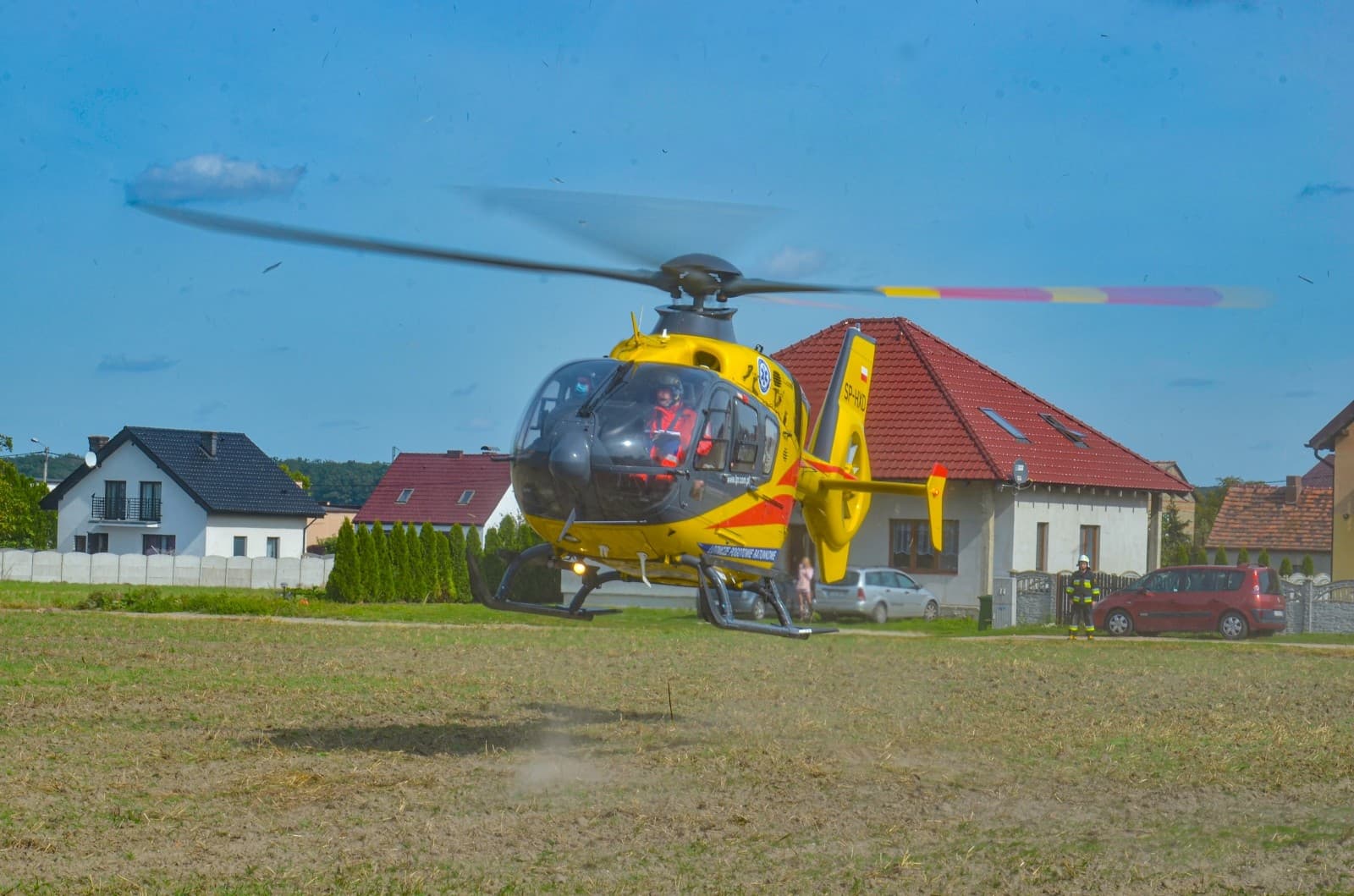 Lotnicze Pogotowie Ratunkowe. Latają i ratują. Ratownicy z nieba [ZDJĘCIA]