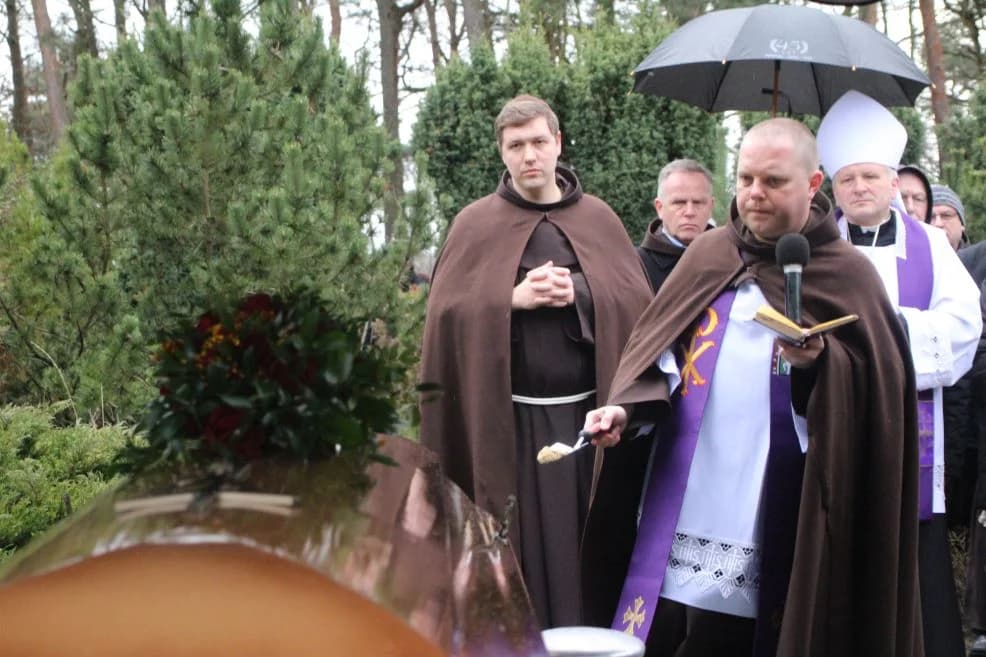 Uroczystości pogrzebowe ojca Sylwina Wojdanowicza, budowniczego kościoła i klasztoru franciszkanów w Jarocinie