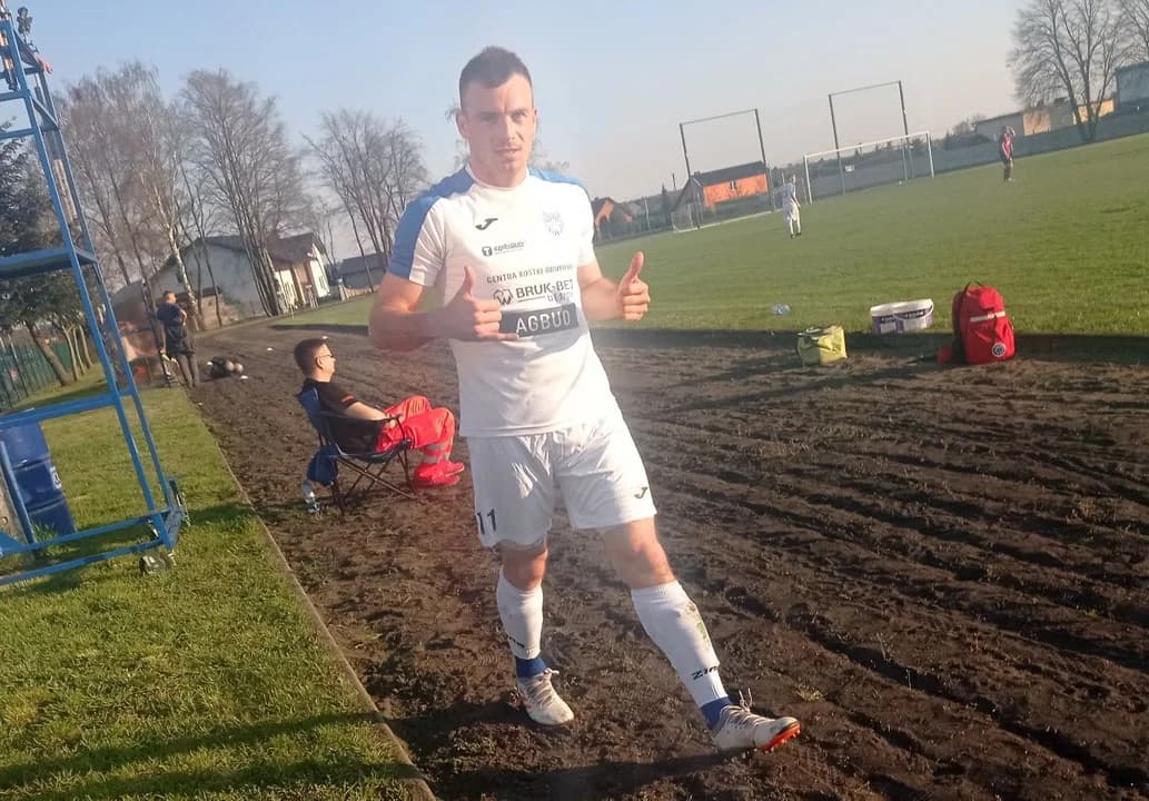 Pierwsze powiatowe derby dla rozpędzonej "Czelsi"