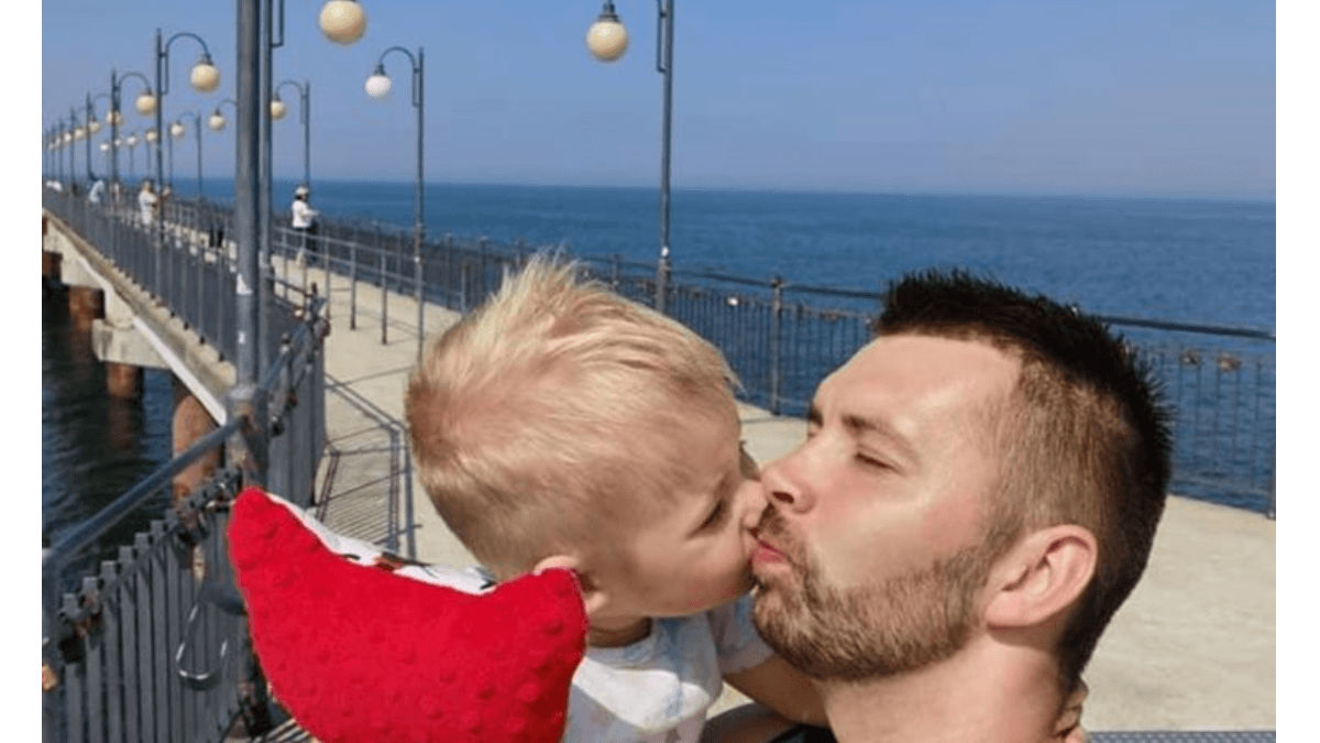 Spłonął w ciężarówce. Koledzy zbierają pieniądze dla jego 4-letniego synka