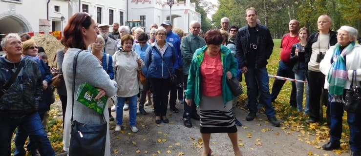 Przyszli zobaczyć ptaki. Dowiedzieli się, co jeszcze wytną i posadzą w parku [VIDEO]