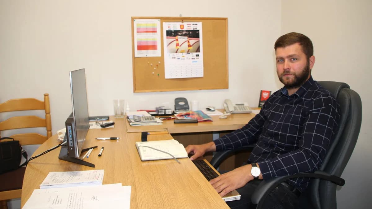 - Trudno jest mnie wyprowadzić z równowagi mówi Dawid Wyremblewski, sekretarz gminy Jaraczewo
