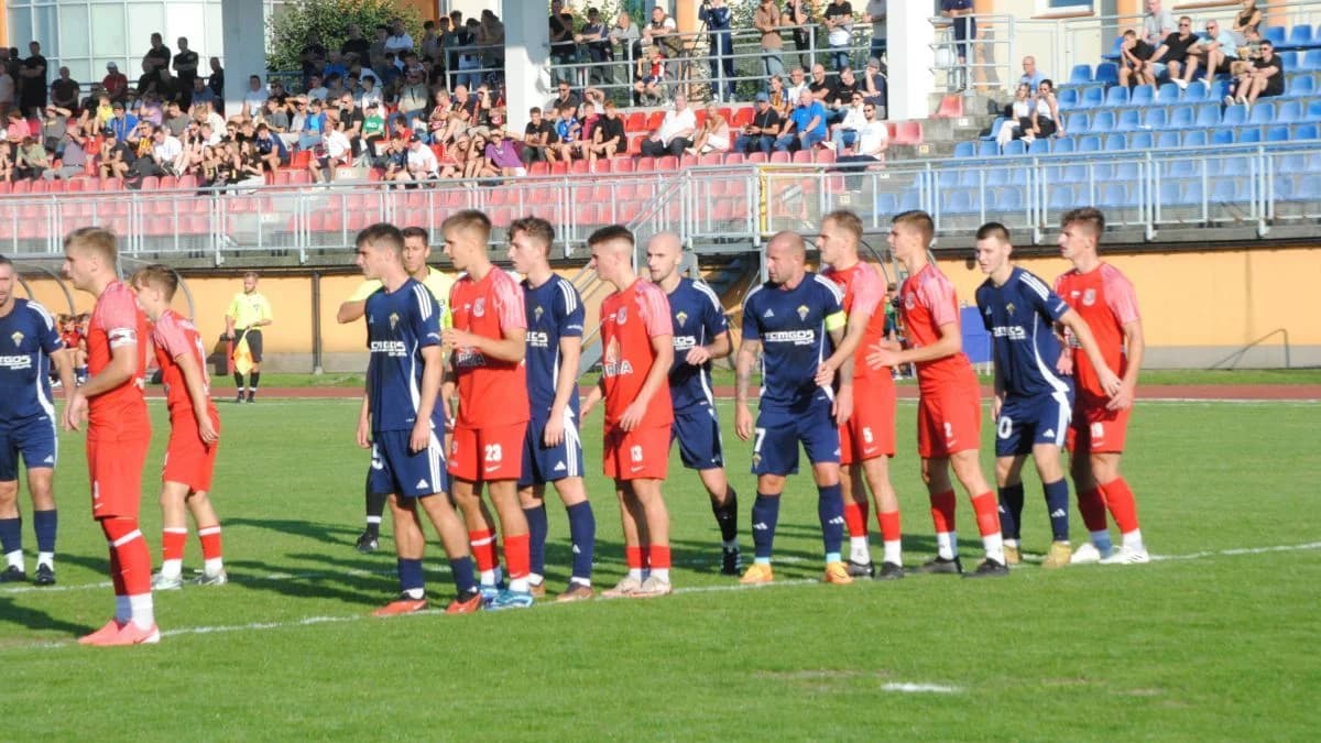 W tym meczu Huragan zmiótł Jarotę z powierzchni ziemi [ZDJĘCIA]