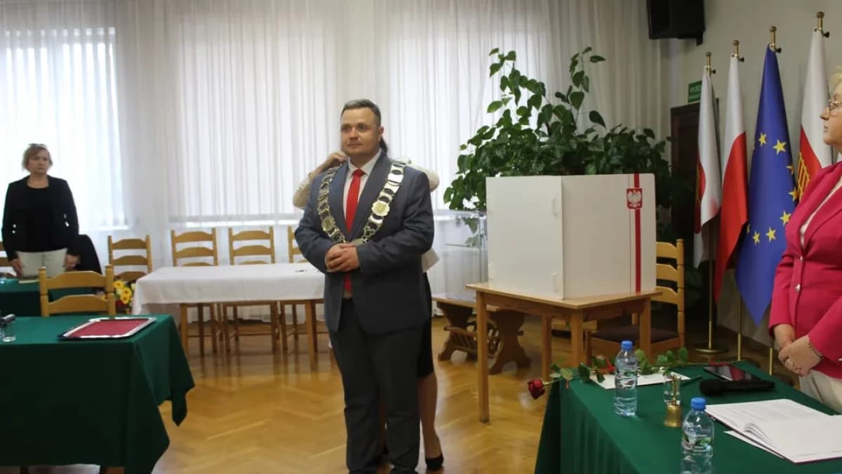 Burmistrz Jaraczewa dostał maksymalną podwyżkę pensji - wyszło o tysiąc złotych brutto więcej. Radni nie byli jednomyślni