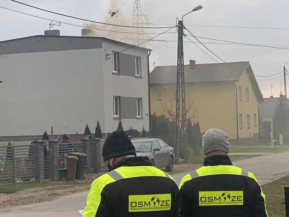 Nie tylko dron śledził smog nad Jarocinem. Do akcji wkroczyła też policja [ZDJĘCIE]