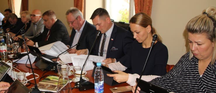 Nadzwyczajne posiedzenie w mieście. Opozycja zabiera głos