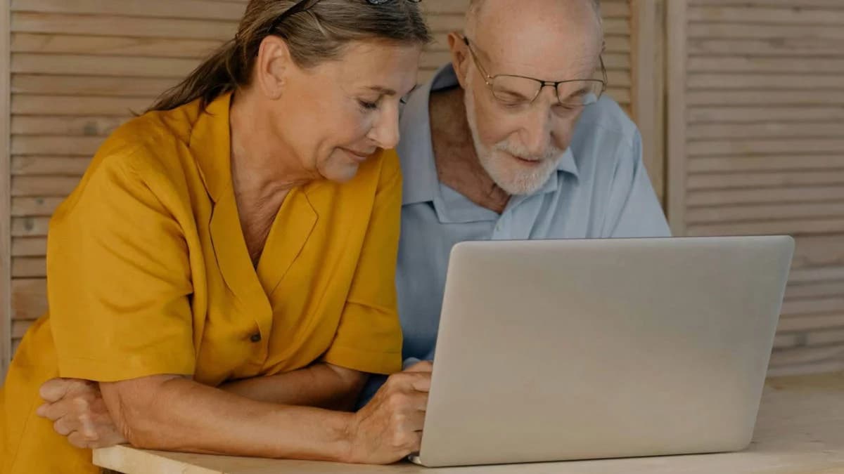 O tym, jak nie dać się oszukać w internecie, powiedzą podczas webinarium dla jarocińskich seniorów