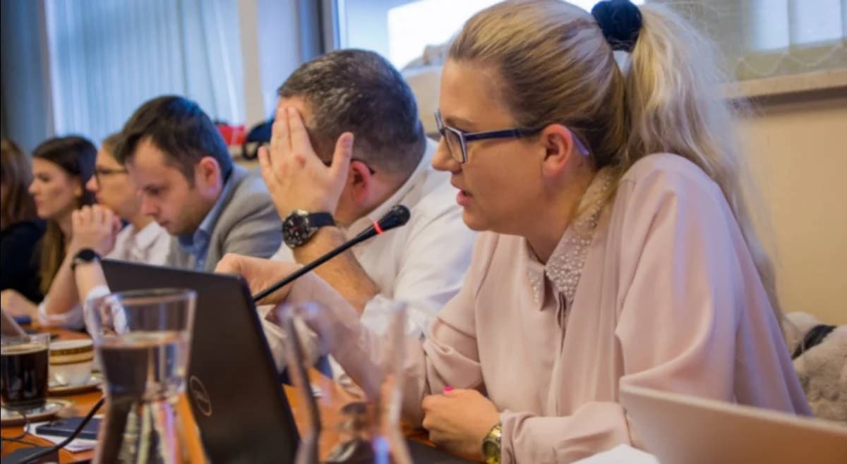 Rada miejska na wniosek burmistrza odwołała skarbnika gminy Jarocin