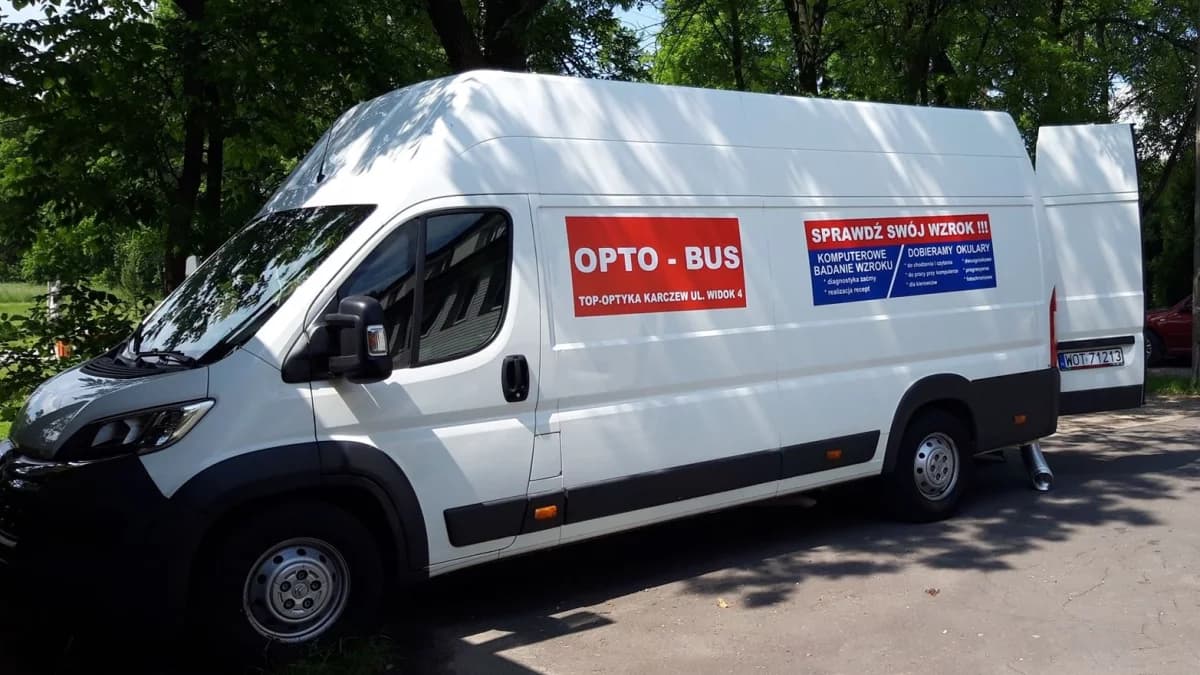 Skorzystaj z darmowego badania i sprawdź swój wzrok. Do gminy przyjeżdża opto-bus