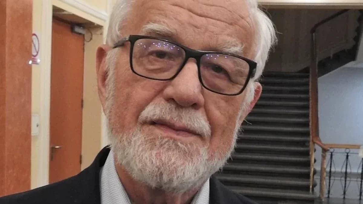Jan Pietrzak uderzył samochodem w budynek. Policjanci wykonali badanie trzeźwości