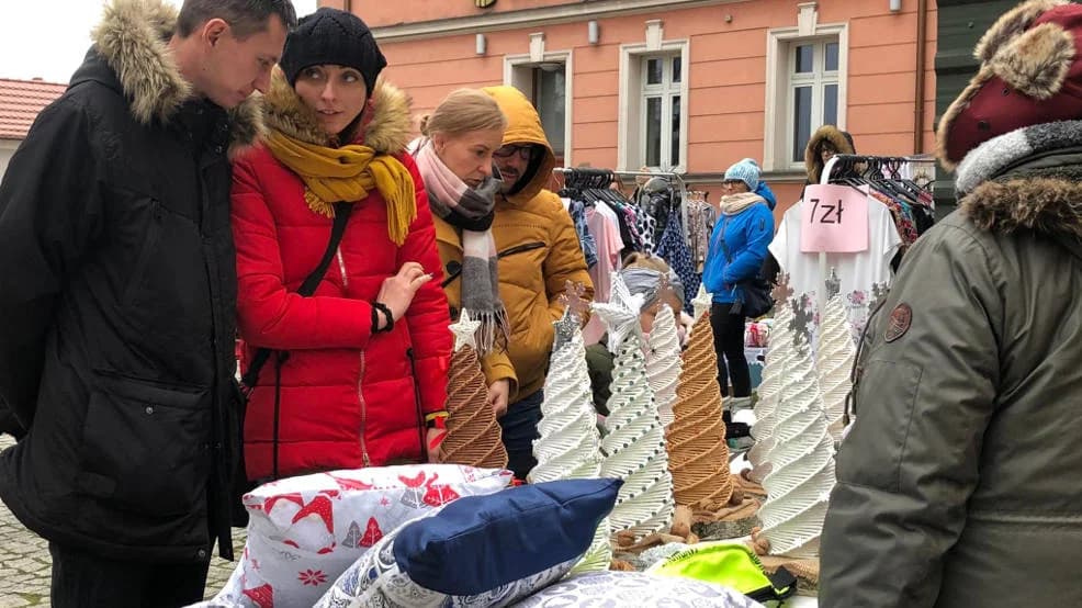 Dzisiaj Pchli Targ na Gołębiej. Warto zajrzeć [ZDJĘCIA]