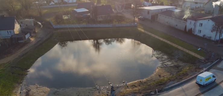 Jarocin. Oczyszczony staw w Potarzycy z kaczkomatem