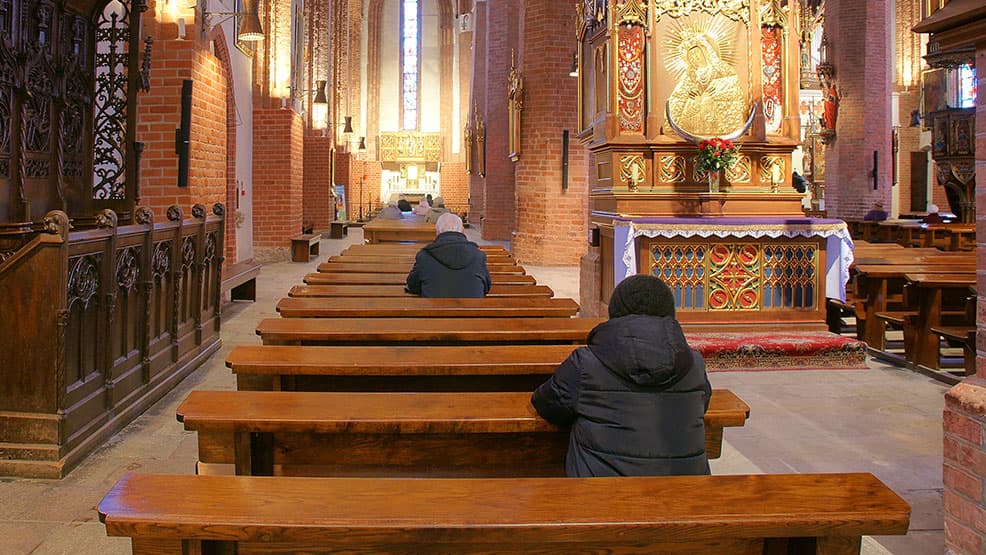 Liczenie wiernych w kościołach już w najbliższą niedzielę. W tym roku wcześniej niż zwykle