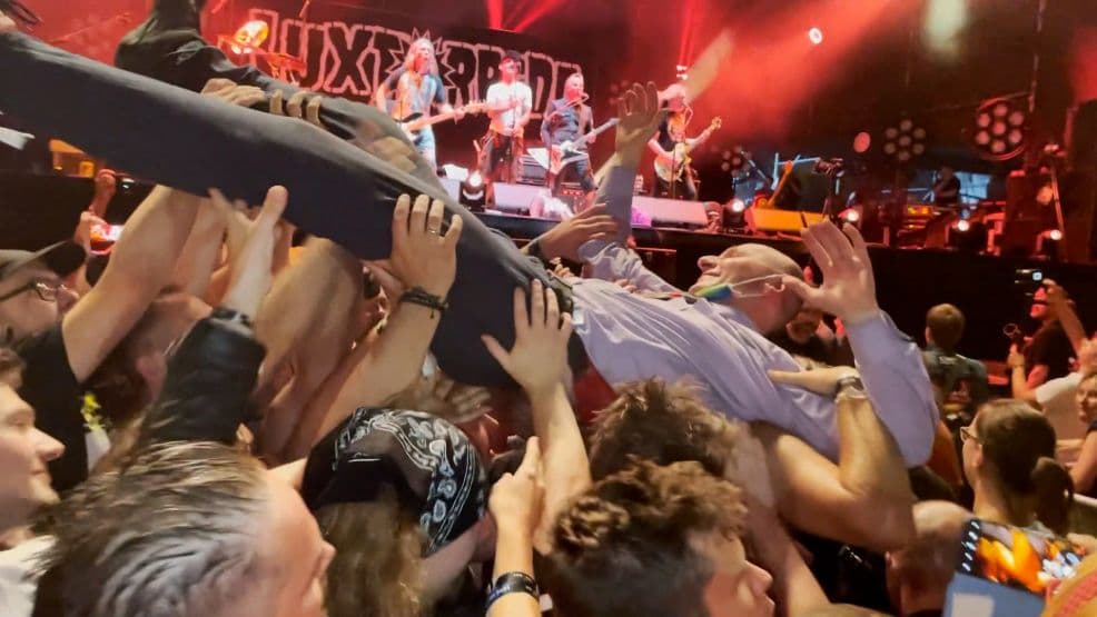 Jarocin Festiwal 2021. Patyczak zrobił show na małej scenie. Publiczność poniosła muzyka. Zobaczcie, co się działo [WIDEO]