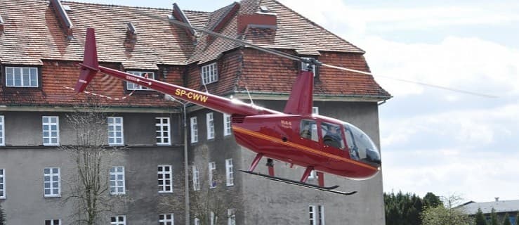 Helikopter zniżył lot. Potem zniknął za budynkami