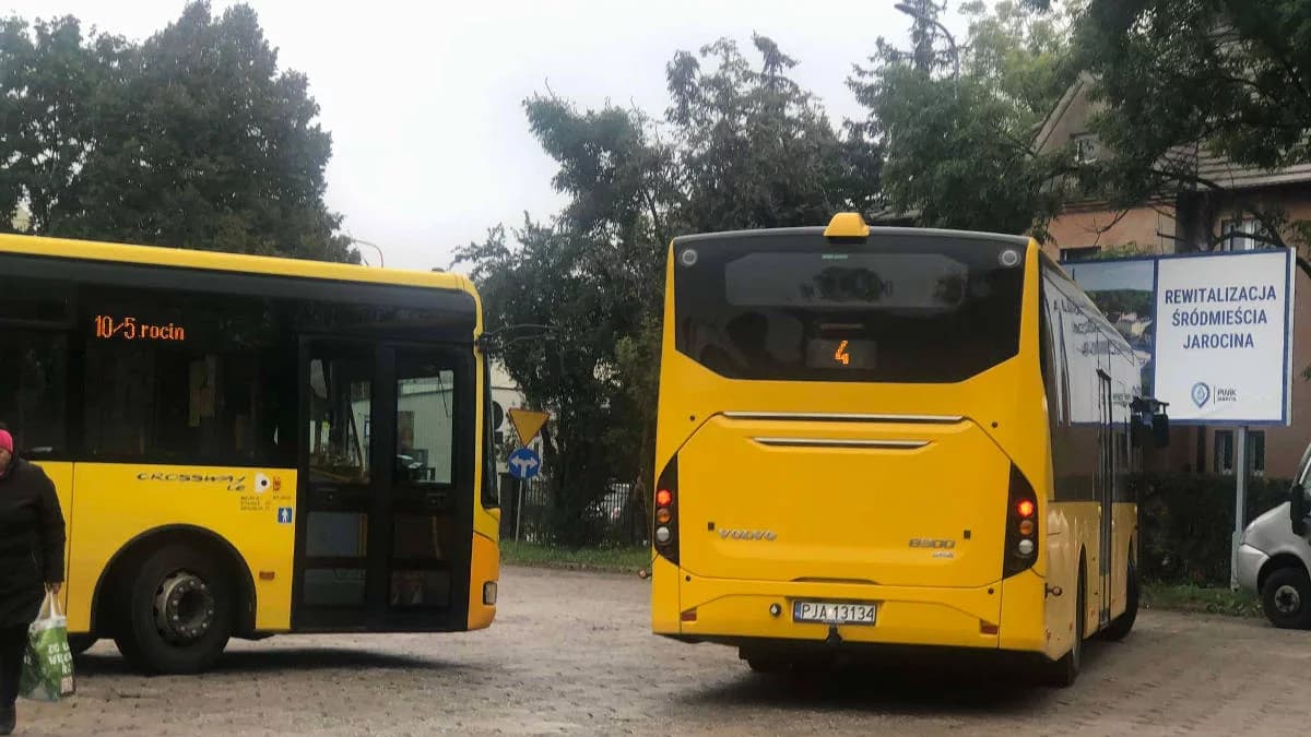 Jarocińskie Linie Autobusowe dołożyły dwa kursy. Gmina zapowiada kolejne zmiany [SONDA]