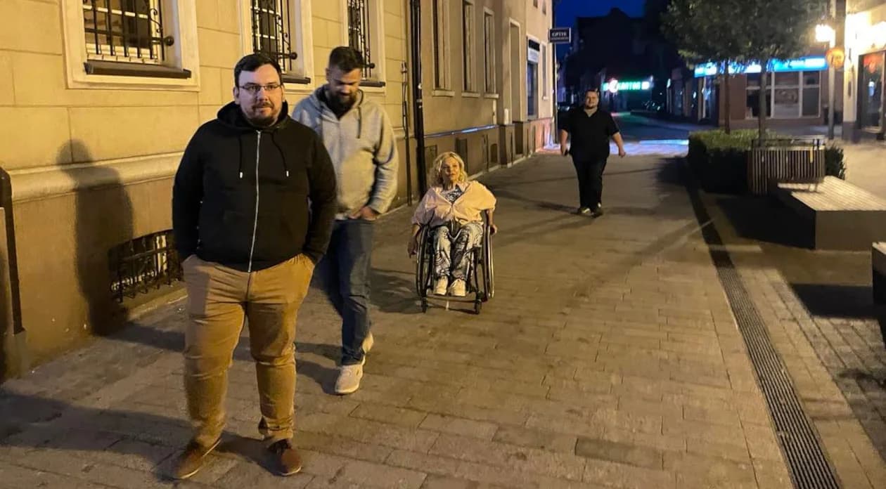 "Na betonie kwiaty nie rosną". Jarocin w trzy godziny