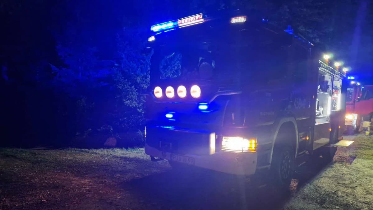 Silne zadymienie w jednym z domów w Wysogotówku. Jedna osoba trafiła do szpitala