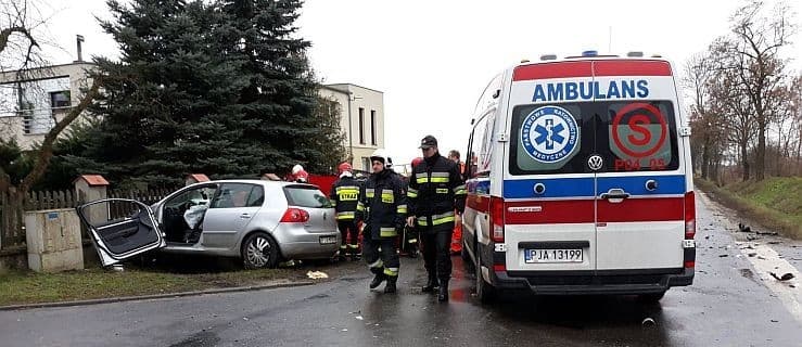 Śmiertelny wypadek na skrzyżowaniu. Nie żyje 79-latek [WIDEO]