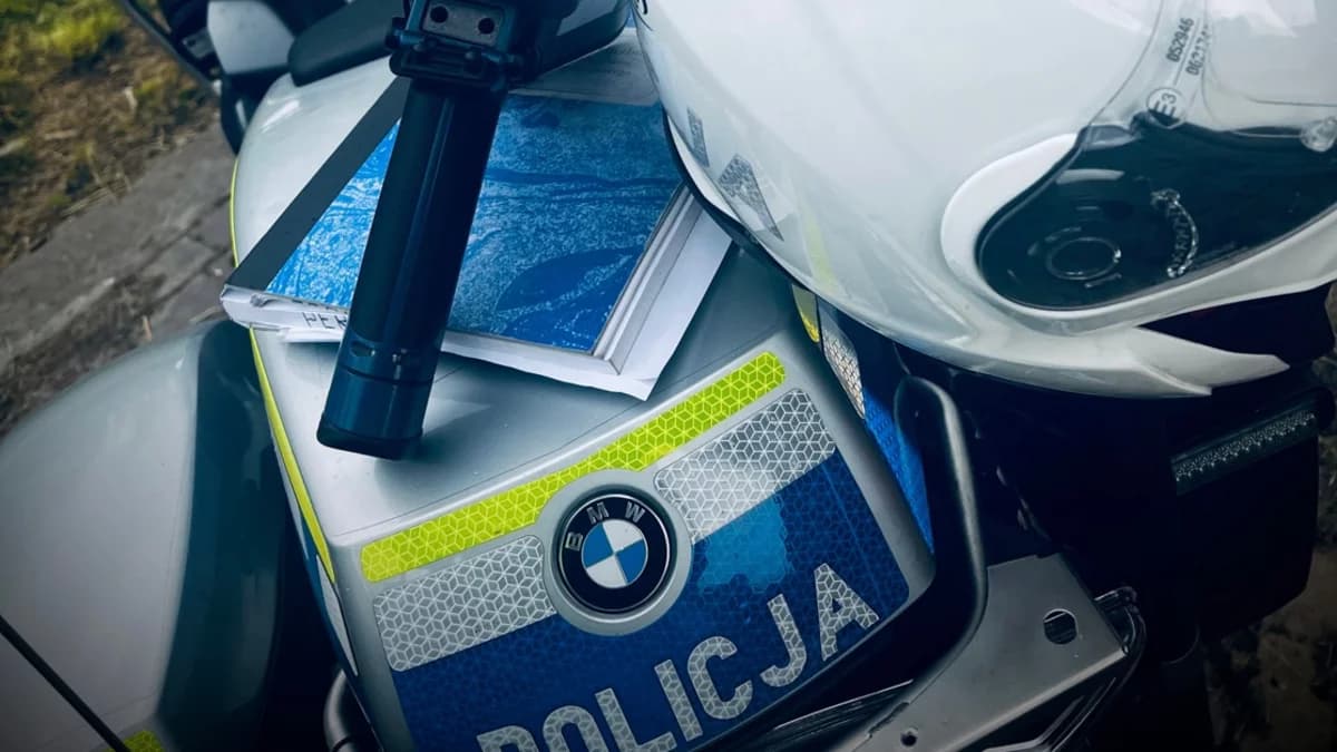 Mercedesem pędził przez wieś ponad 100 km/h