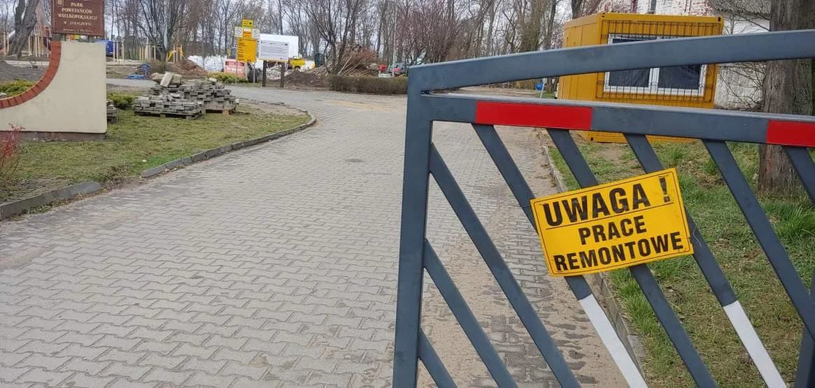 Rewitalizacja Jaraczewa. Ludzie skarżą się na utrudnienia w okolicy ośrodka zdrowia
