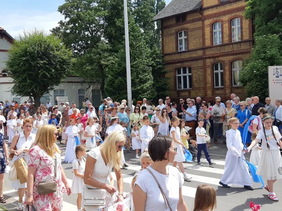 Procesja Bożego Ciała z kościoła Chrystusa Króla do Św. Marcina [ZDJĘCIA]