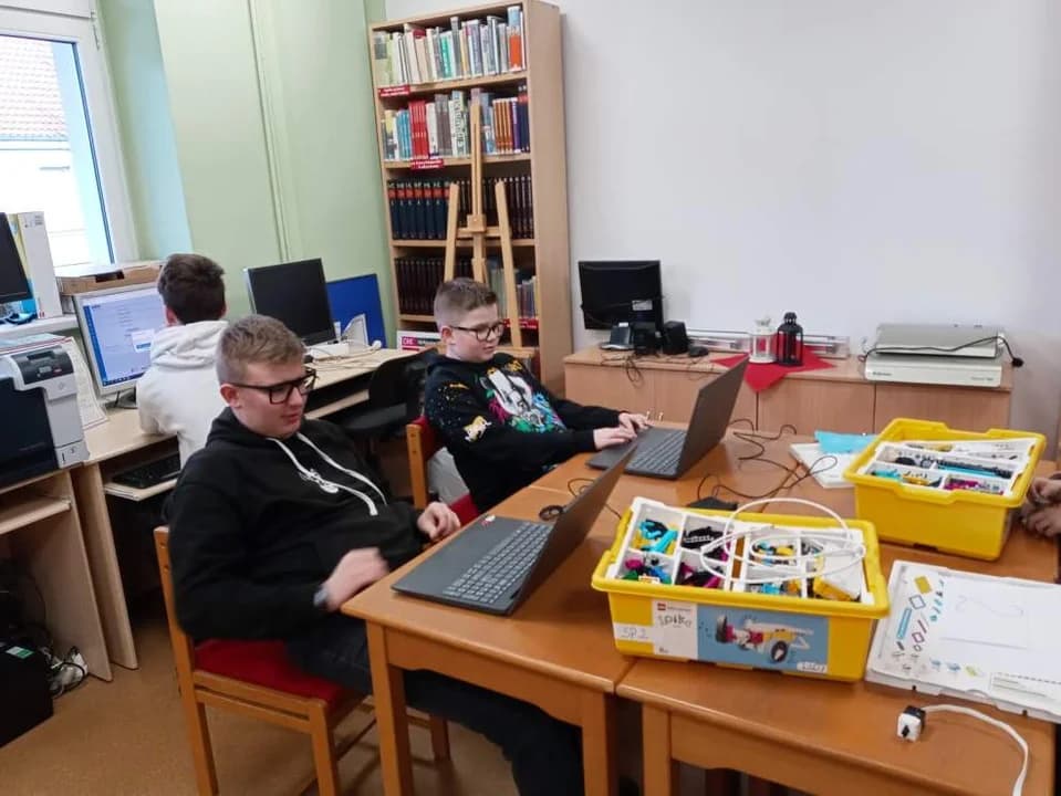 Cyfrowa wypożyczalnia międzybiblioteczna Academica w bibliotece w Nowym Mieście