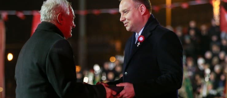 Prezydent odznaczył generała. Medal odebrał wnuk