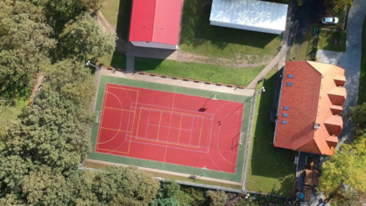 Wicestarosta tłumaczy, dlaczego przy szkole w Tarcach nie powstała hala sportowa, choć jest bardzo potrzebna