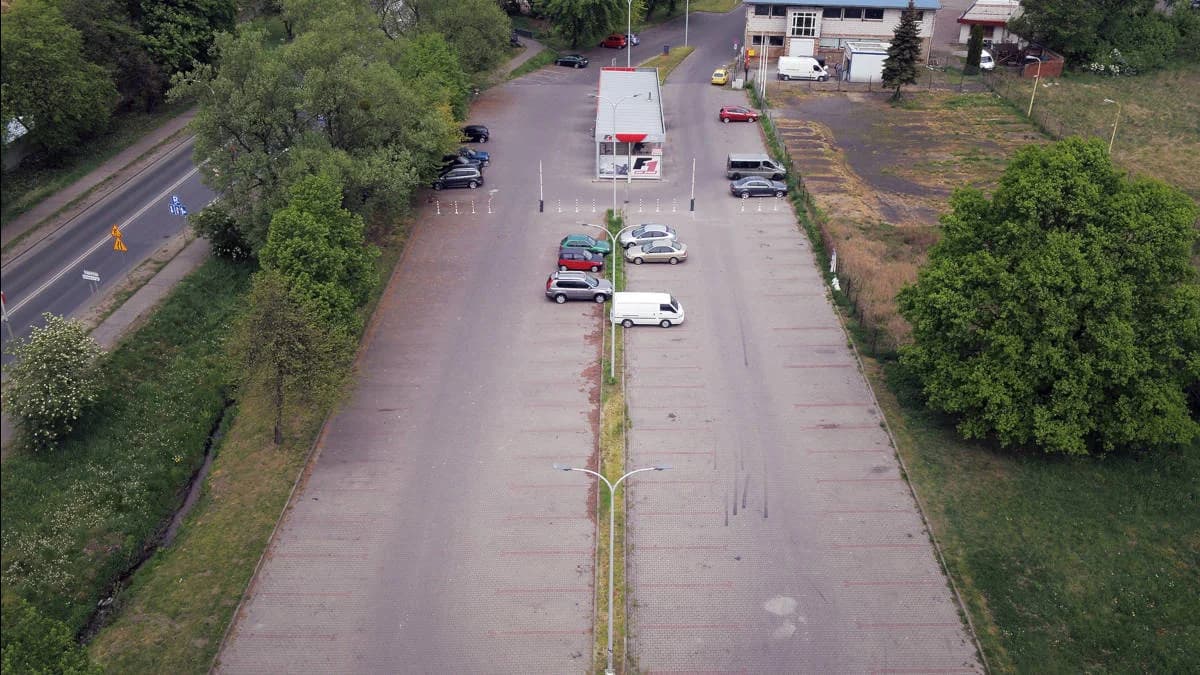 Parking dla mieszkańców rozkopanego centrum Jarocina jest już dostępny dla wszystkich