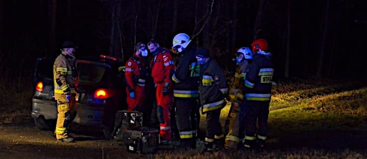 Zderzenie dwóch aut na drodze krajowej nr 12. Na miejscu pracują służby ratunkowe [ZDJĘCIA]