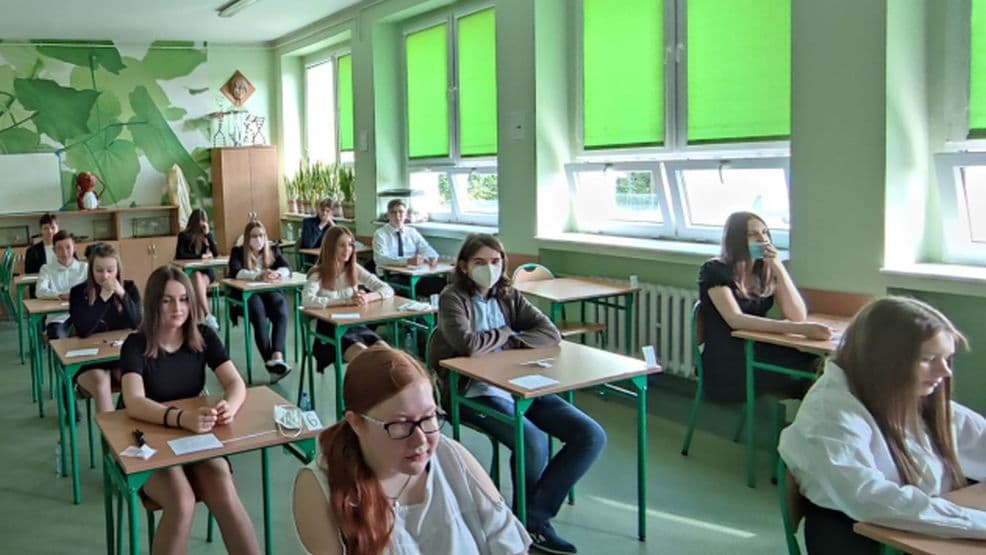 Egzamin ósmoklasisty 2021. Dziś język polski. Co o teście sądzą uczniowie z Jarocina? [SONDA]